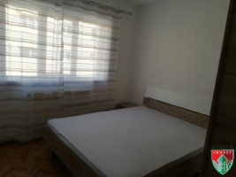 apartament-2-camere-decomandat-et2-zona-vasile-aron-semaforului-10